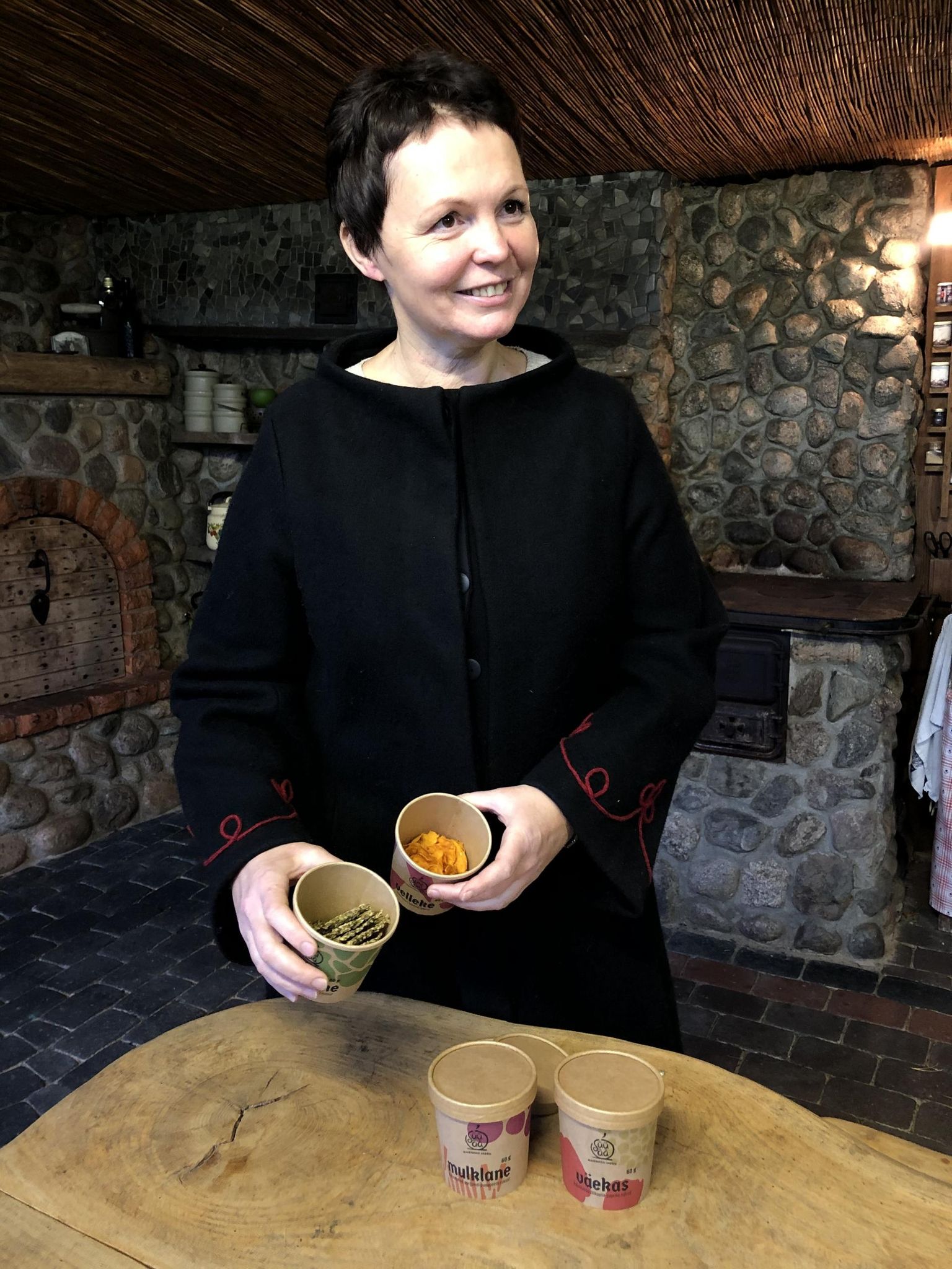Piret Leskova hakkas koduköögis tervislikke juurviljanäkse tootma.