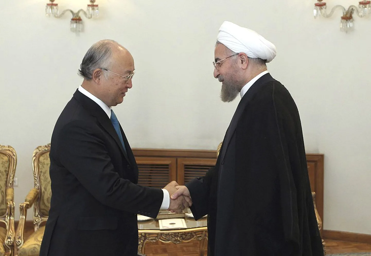 Rahvusvahelise Aatomienergiaagentuuri (IAEA) juht Yukiya Amano kohtus täna Iraani presidendi Hassan Rouhaniga.