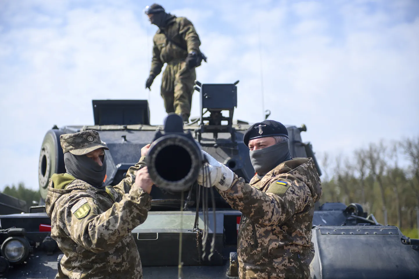Venemaa kallaletungi alguses toetasid lääneriigid üksmeelselt Ukrainat, kuid näiteks lahingutanke esialgu ei andnud. Pildil on Leopard 1 A5, millised on nüüd Ukrainas kohal.
