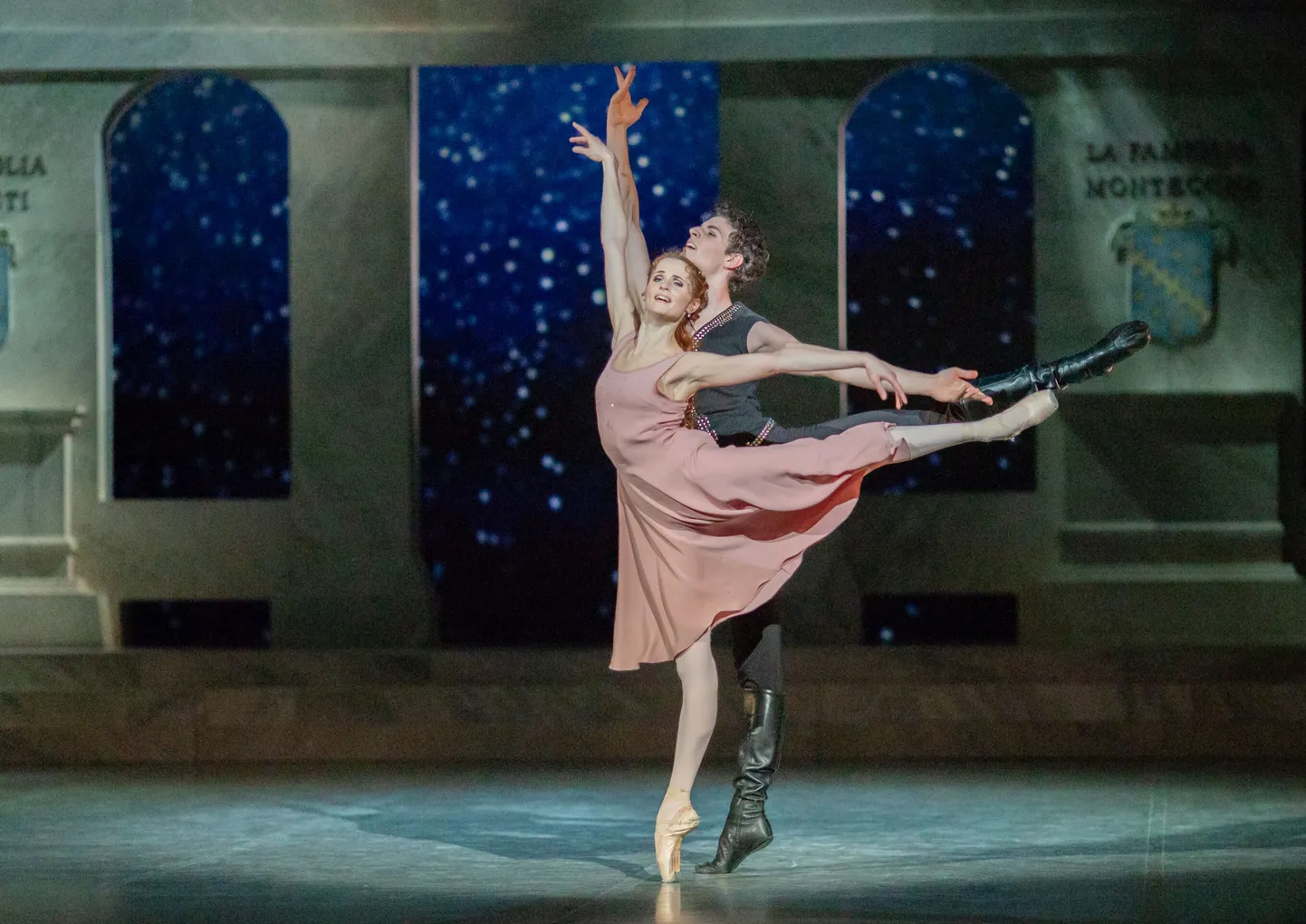Alena Shkatula Juliana ja Philip Hedges Romeona