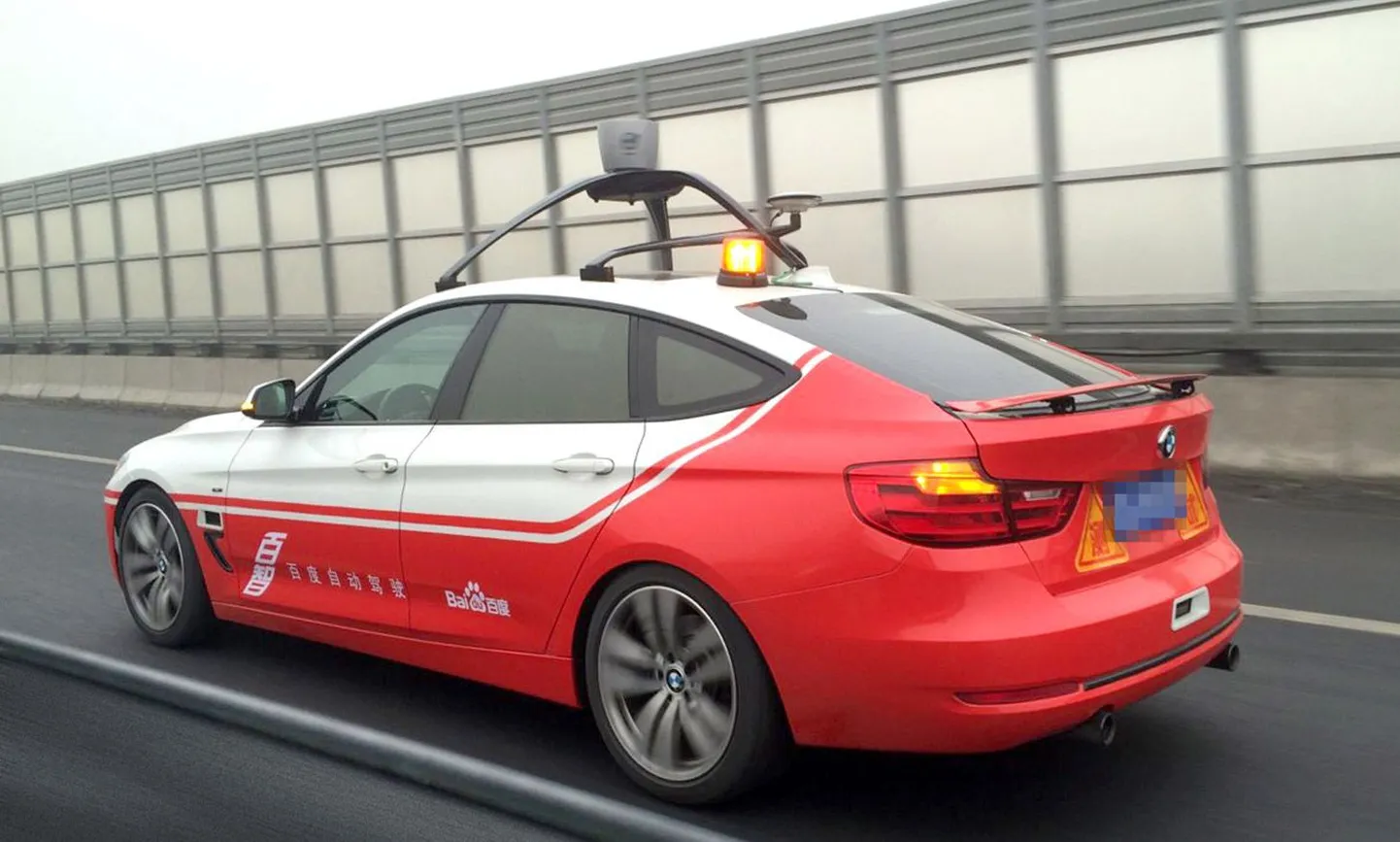 BMW arendab isesõitvat autot muuhulgas koos Hiina ettevõttega Baidu, kellega on tehtud ka mitmeid teste.
