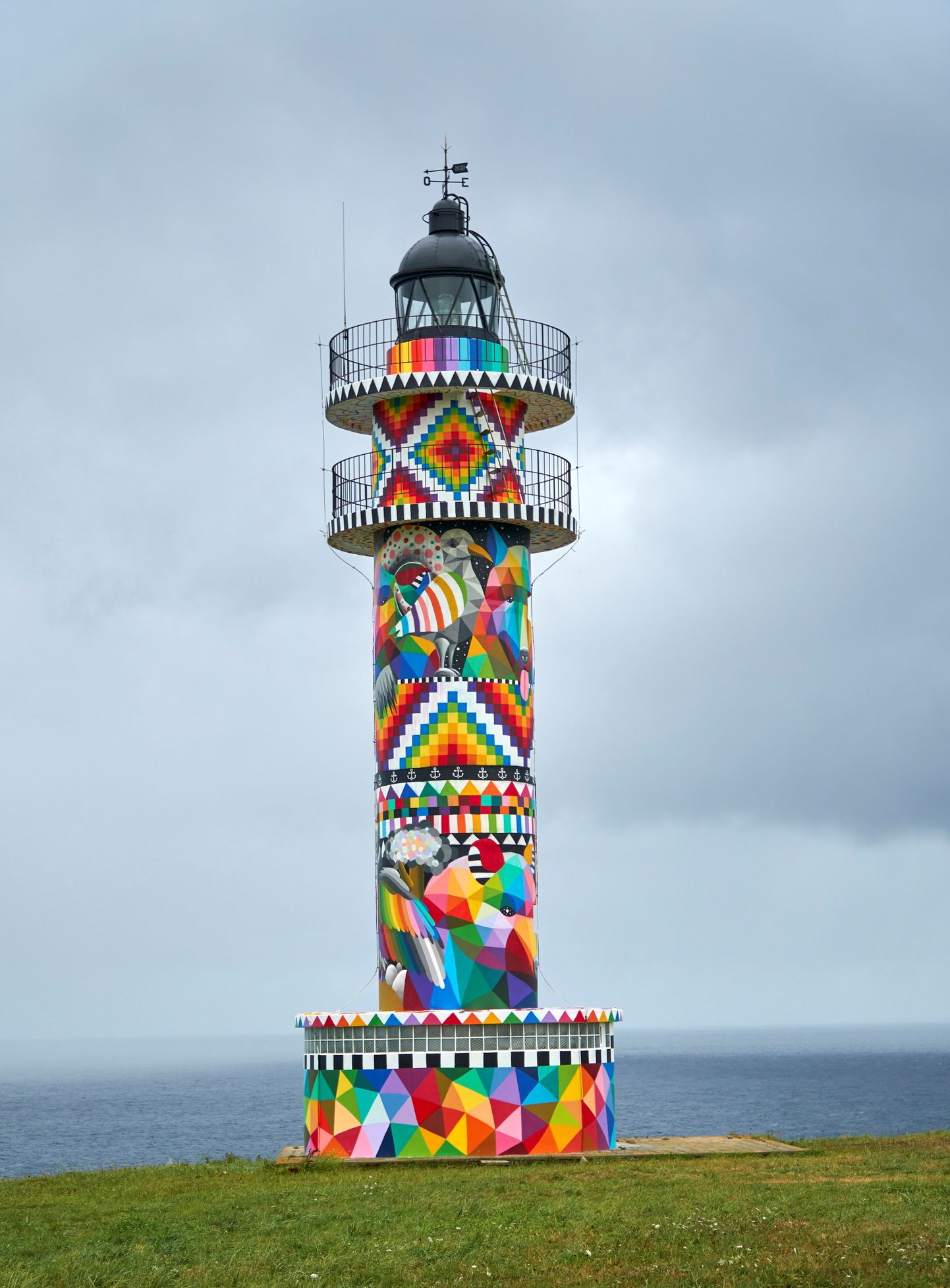 Hispaanias Cantabrias Bareyos asuv Ajo majakas sai värvikireva kuue