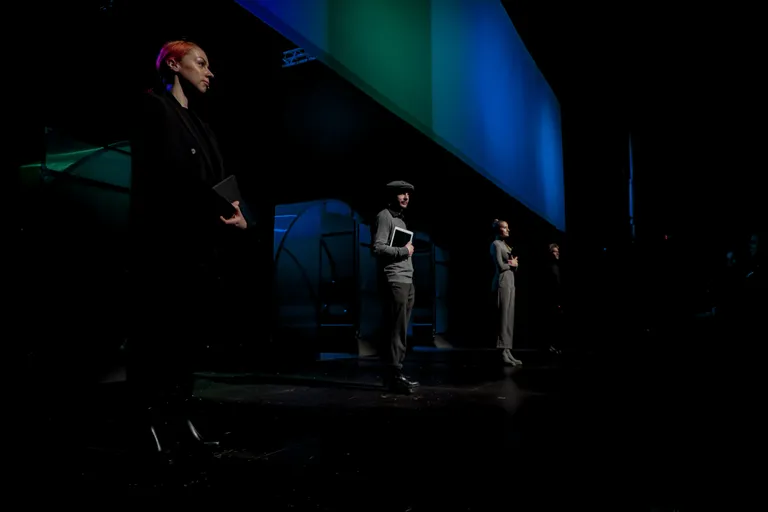 «Vivaarium» VAT teatris: poliitiliselt on lavastus heas tasakaalus, delikaatne.