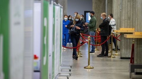 Вакцину против коронавируса в Эстонии начнут предлагать и 12-летним