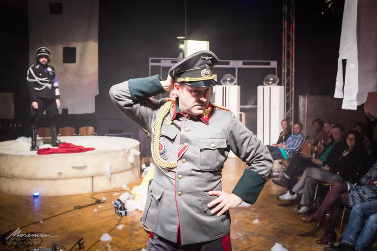 Showcase Beat Le Mot «Nazisuperpeople Are Better Than You All  -  the Horror of Ordinary», foto:
