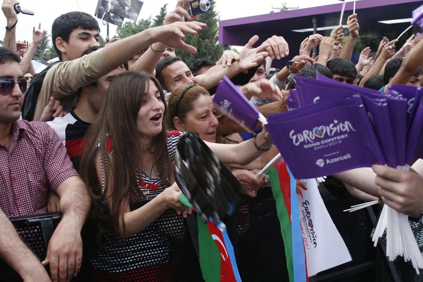 Eilsel kontserdil Eurovisiooni linnakus astus üles ka Ott Lepland, publik elas esinejatele maruliselt kaasa.