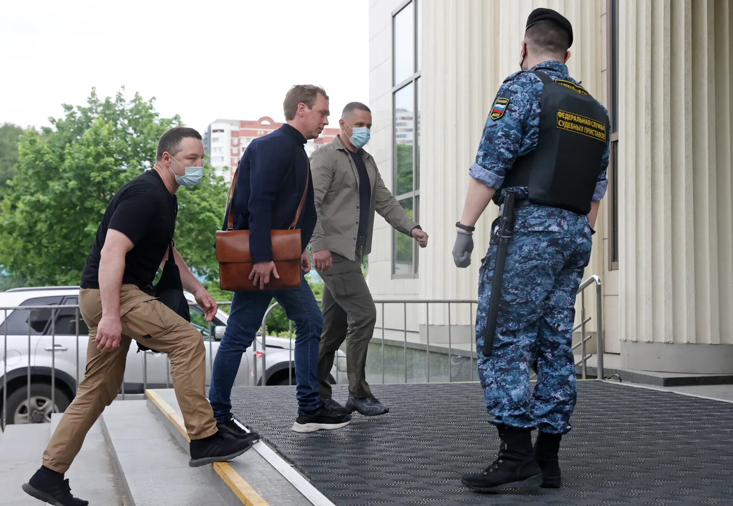 Ivan Golunov (vasakult teine) Moskva linnakohtus 28. mai 2021.