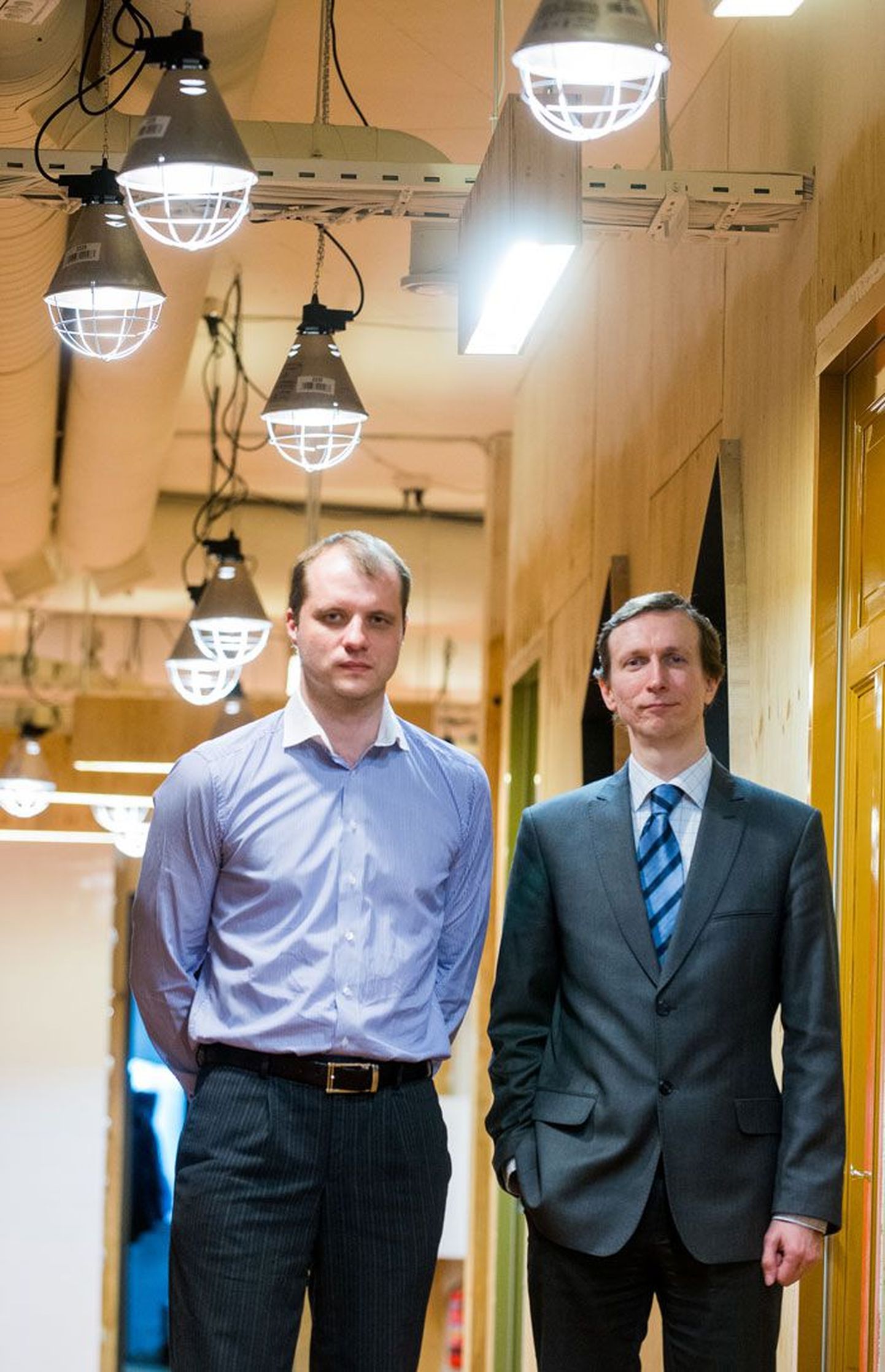 Eleringi strateegiajuhi Kalle Kuke (vasakul) ja projektijuht Kristo Klesmenti sõnul võimaldab loodav «tark võrk» Eestis elektrit kokku hoida.