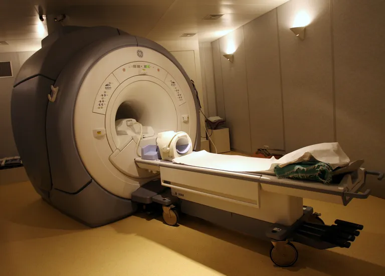 Magnetresonantstomograaf.