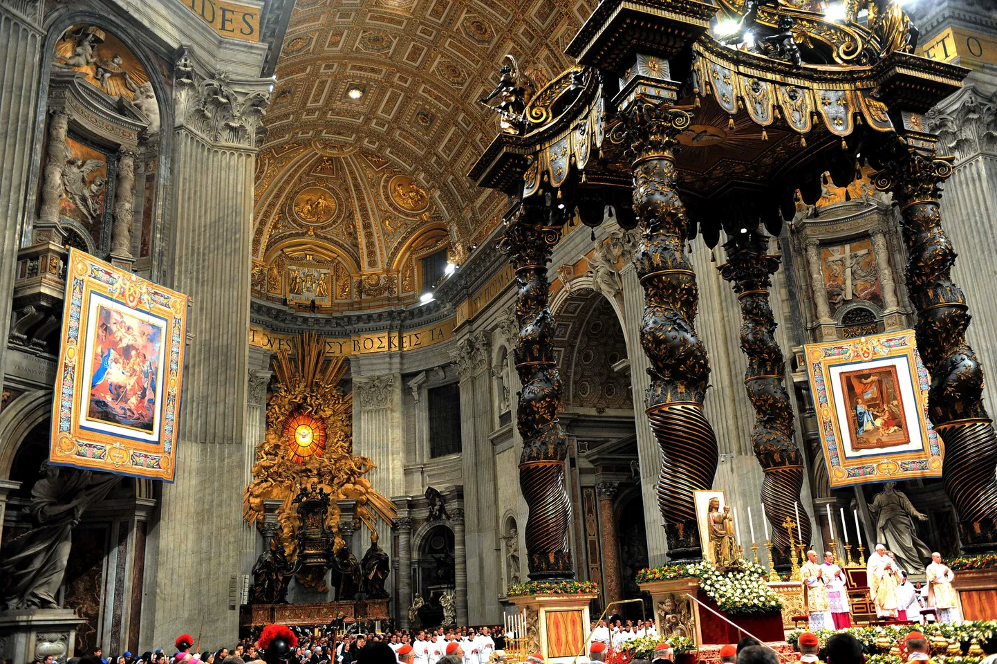 Paavst Benedictus XVI jõulumissal.
