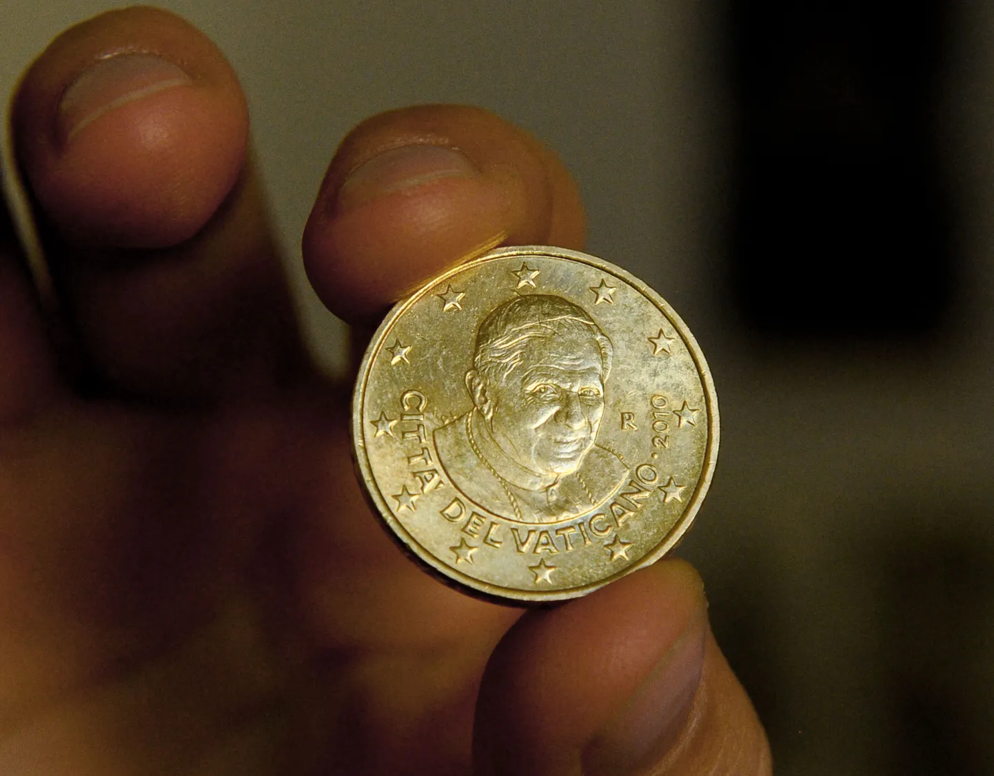 Vatikanis käibele tulnud euromüntidel on paavst Benedict XVI kujutis.