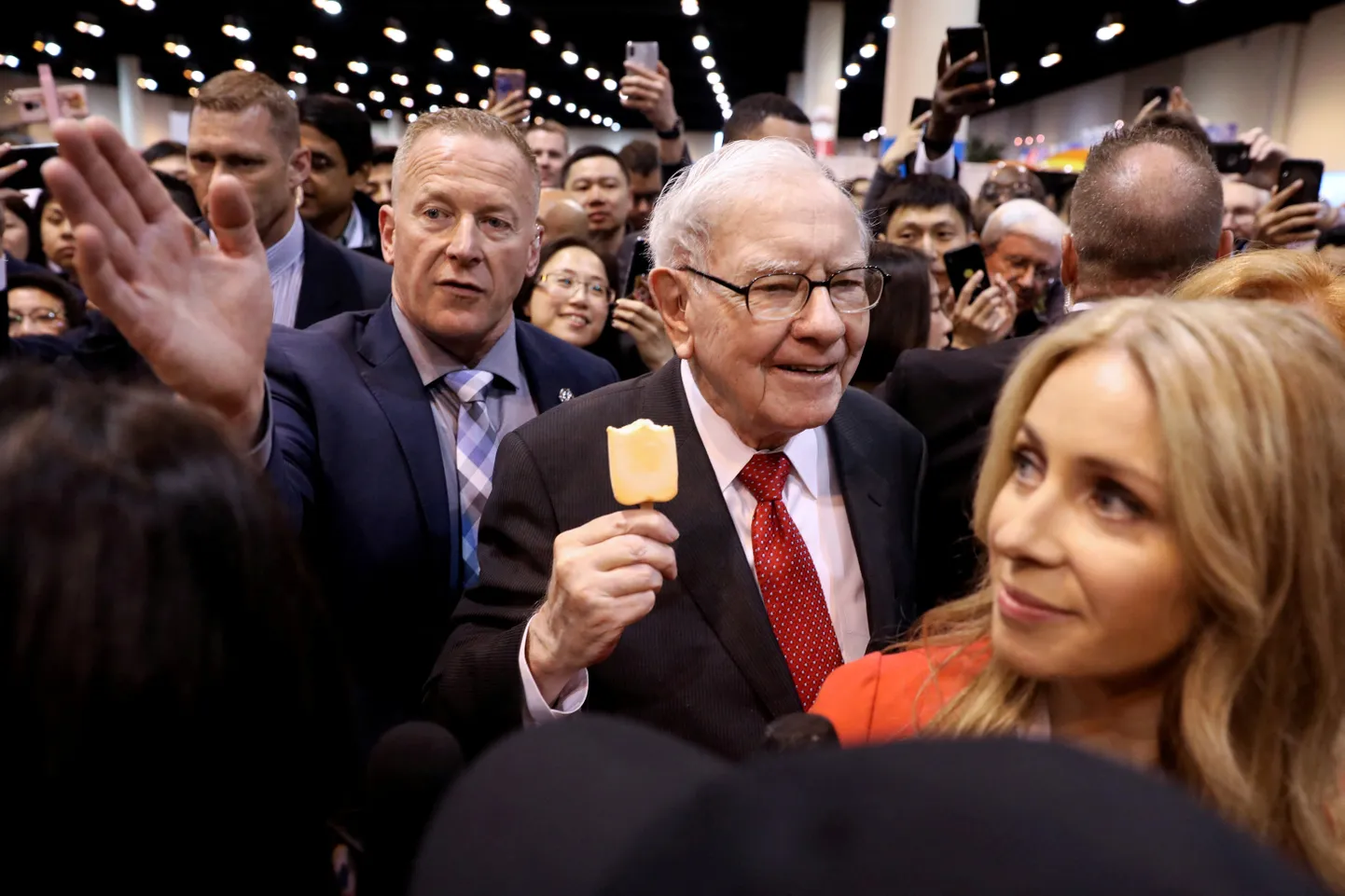 Warren Buffett investorite Woodstockil ehk Berkshire Hathaway aktsionäride üldkoosolekul