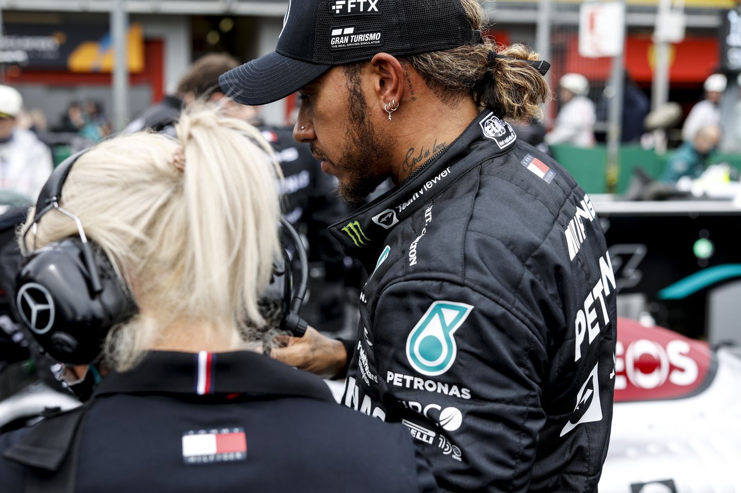 Lewis Hamiltoni hooaeg on läinud üle kivide ja kändude ning seni pole paranemismärke näha.