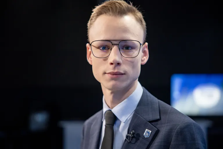 Денис Ларченко.