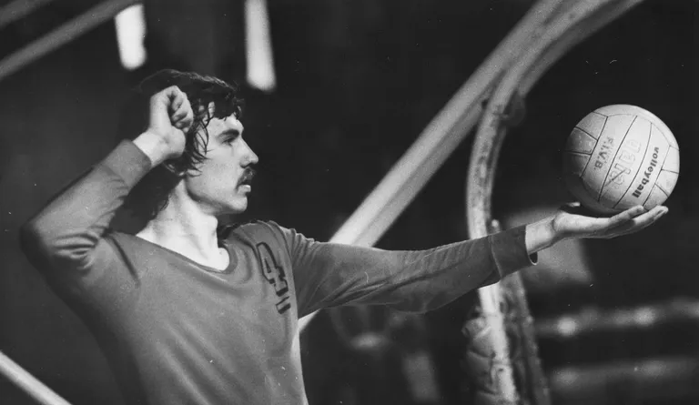 Viljar Loor Tallinna Kalevi mängijana Tallinnas Kalevi spordihallis (1977).