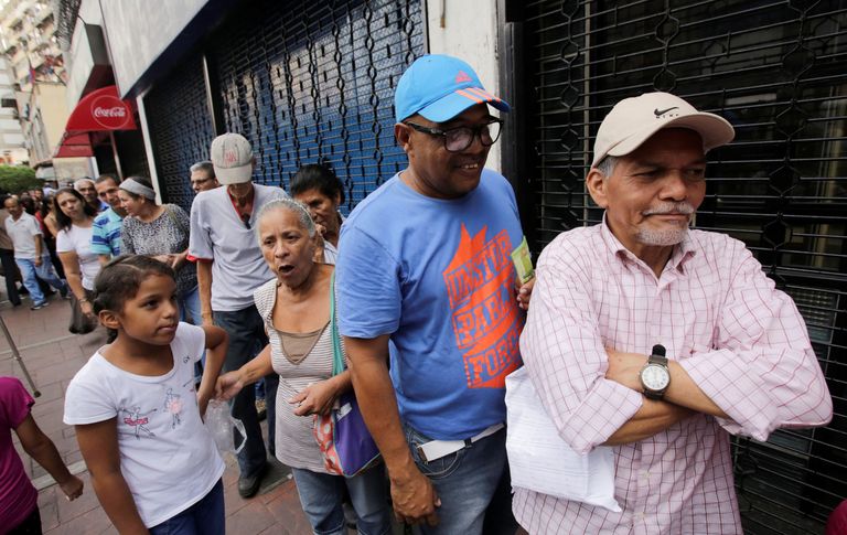 Caracase elanikud leivajärjekorras