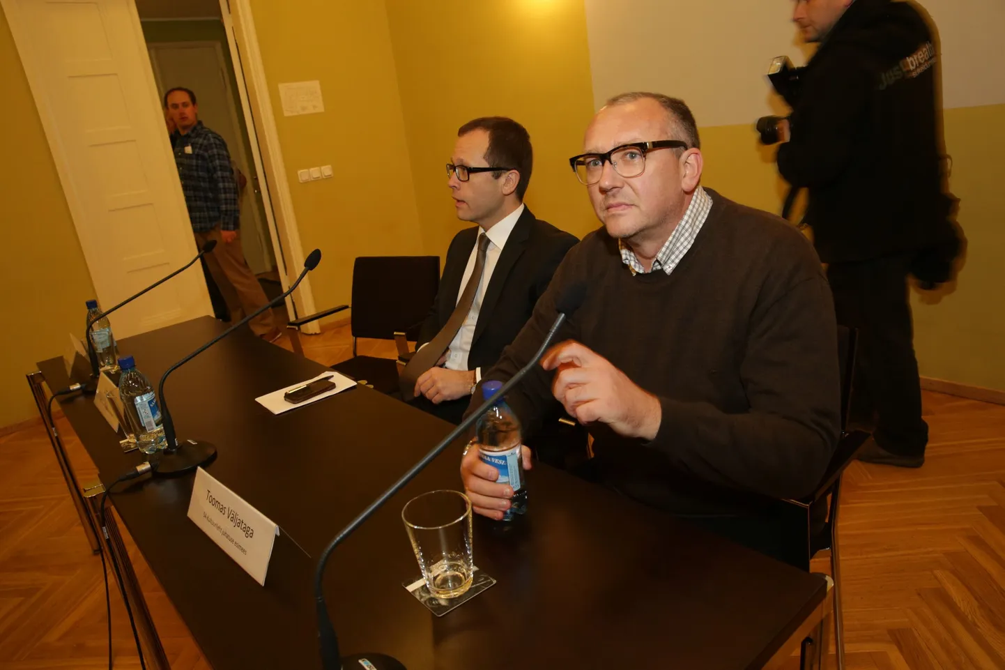 SA Kultuurileht nõukogu esimees Urmas Klaas ja SA Kultuurileht juhatuse esimees Toomas Väljataga.