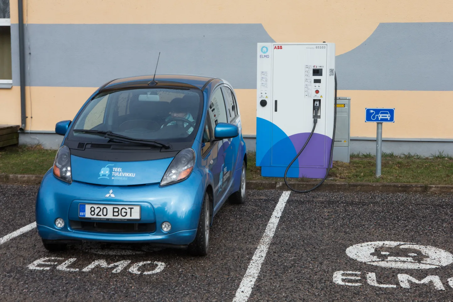 Elektriauto Elmo laadimispunkt Põlvamaal