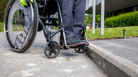 Kaitsekulude suurendamine haukab tüki puuetega inimeste toetamisest