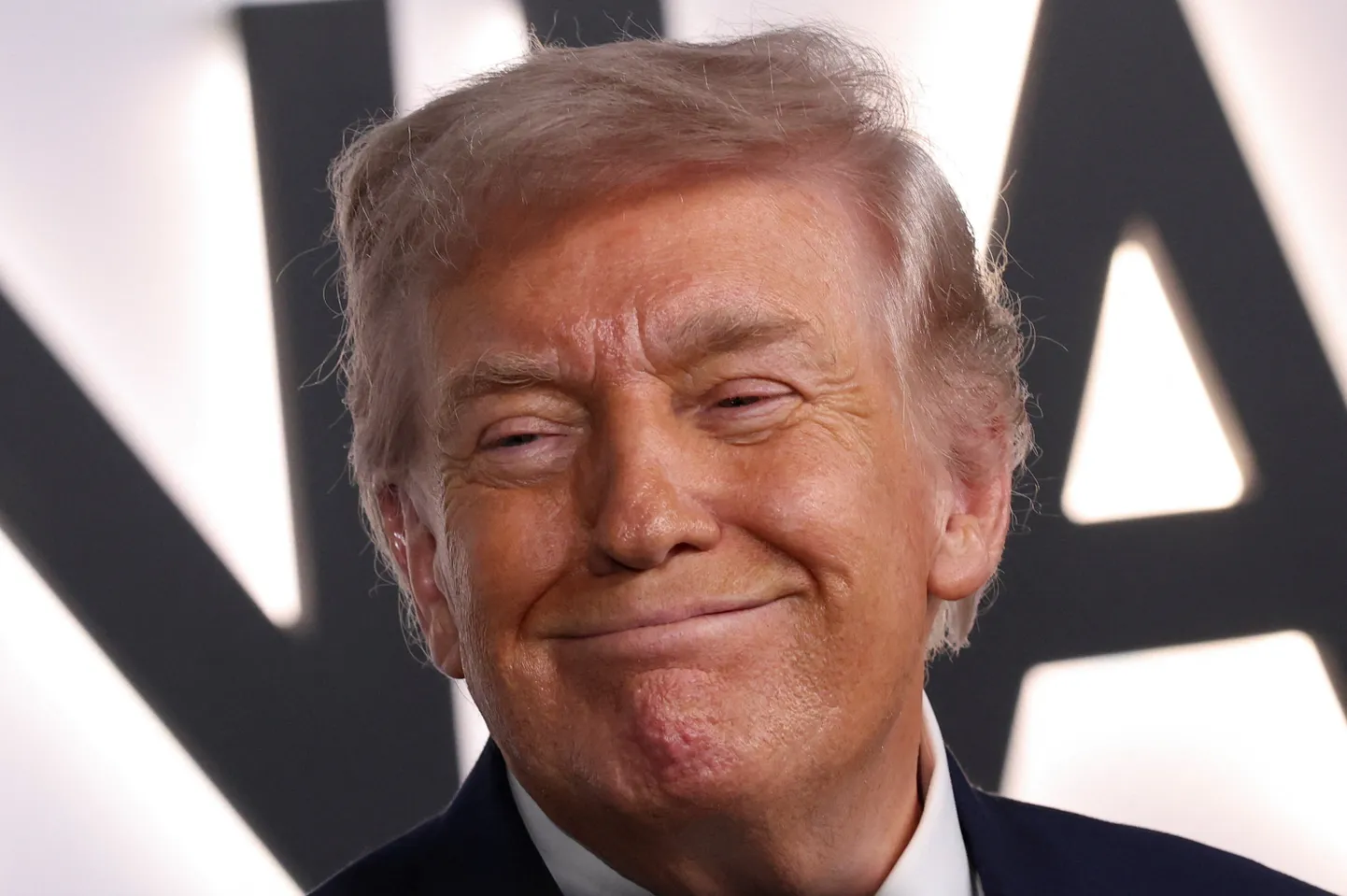 Trumpi imeportaal käivitus: ravimid poole hinnaga, aga konksuga