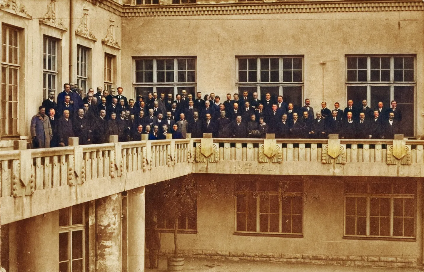 1919. Asutav kogu. Koloreeritud pilt.