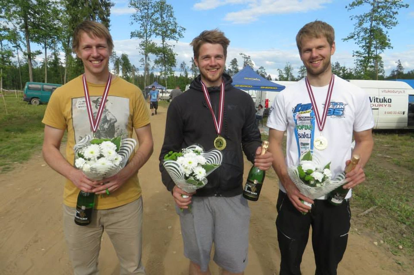 Fotol (vasakult) Veiko Rääts, Elary Talu, Martin Leok.