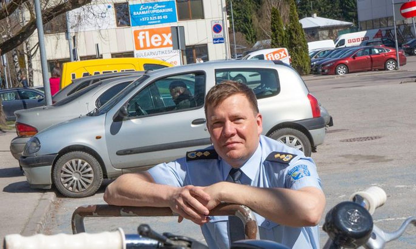 Дорожный полицейский Алвар Пяхкель.