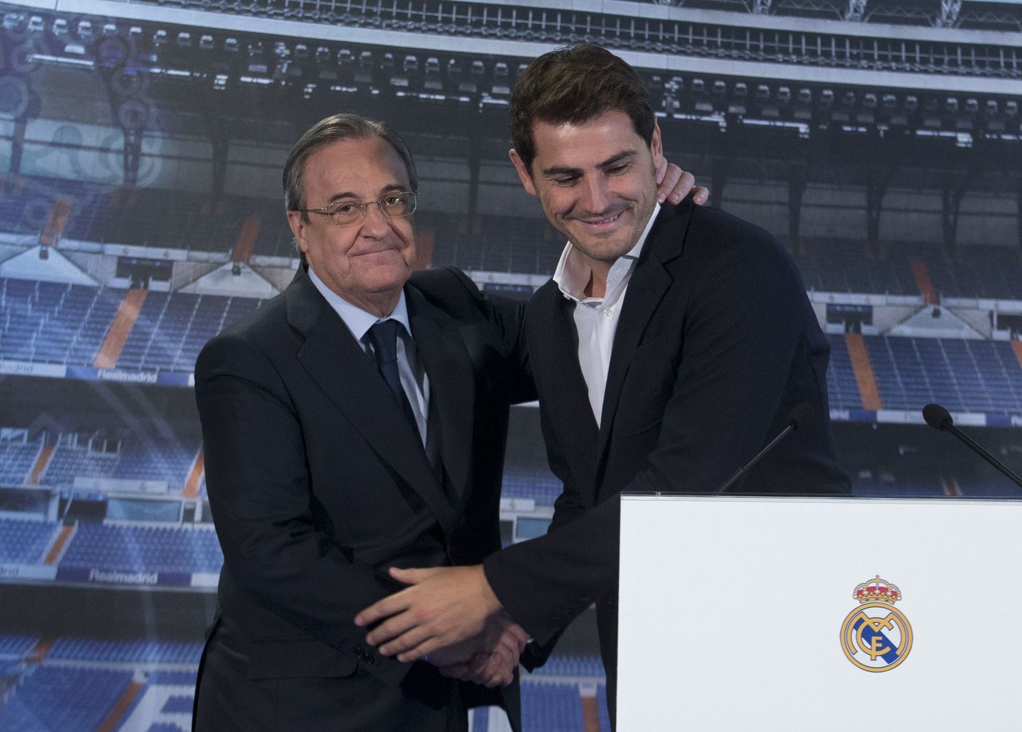 Iker Casillas ja Florentino Perez.