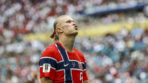 AI-Generated 'Blonde' Haaland Photo from 2000s Goes Viral, Capturing Global Attention