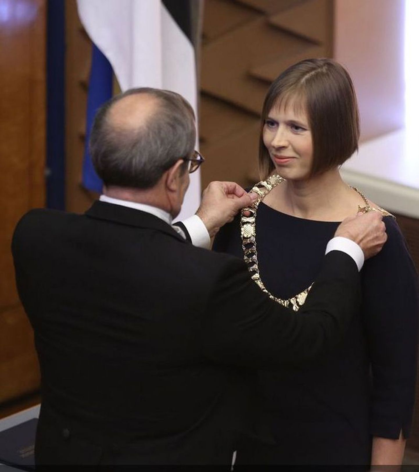 Toomas Hendrik Ilves andis presidendiameti üle Kersti Kaljulaidile.