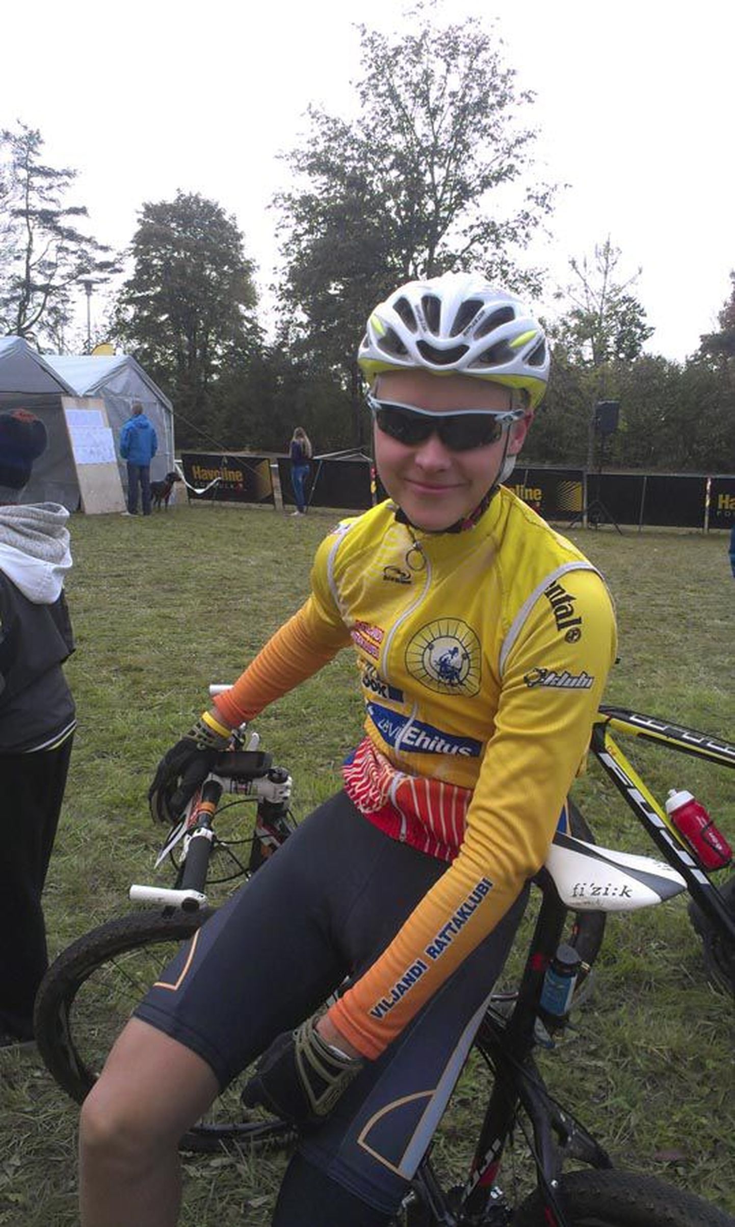 Tänavu suvel mõne kuu Prantsusmaal treeninud ja võistelnud Viljandi rattaklubi liige Josten Vaidem tegi Eesti sügiskrossidel tugevaid sõite ning võttis sarja kokkuvõttes ka võidu.