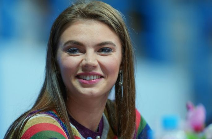 Алина Кабаева появилась в эфире «Вечернего Урганта» в платье за тыс. руб.