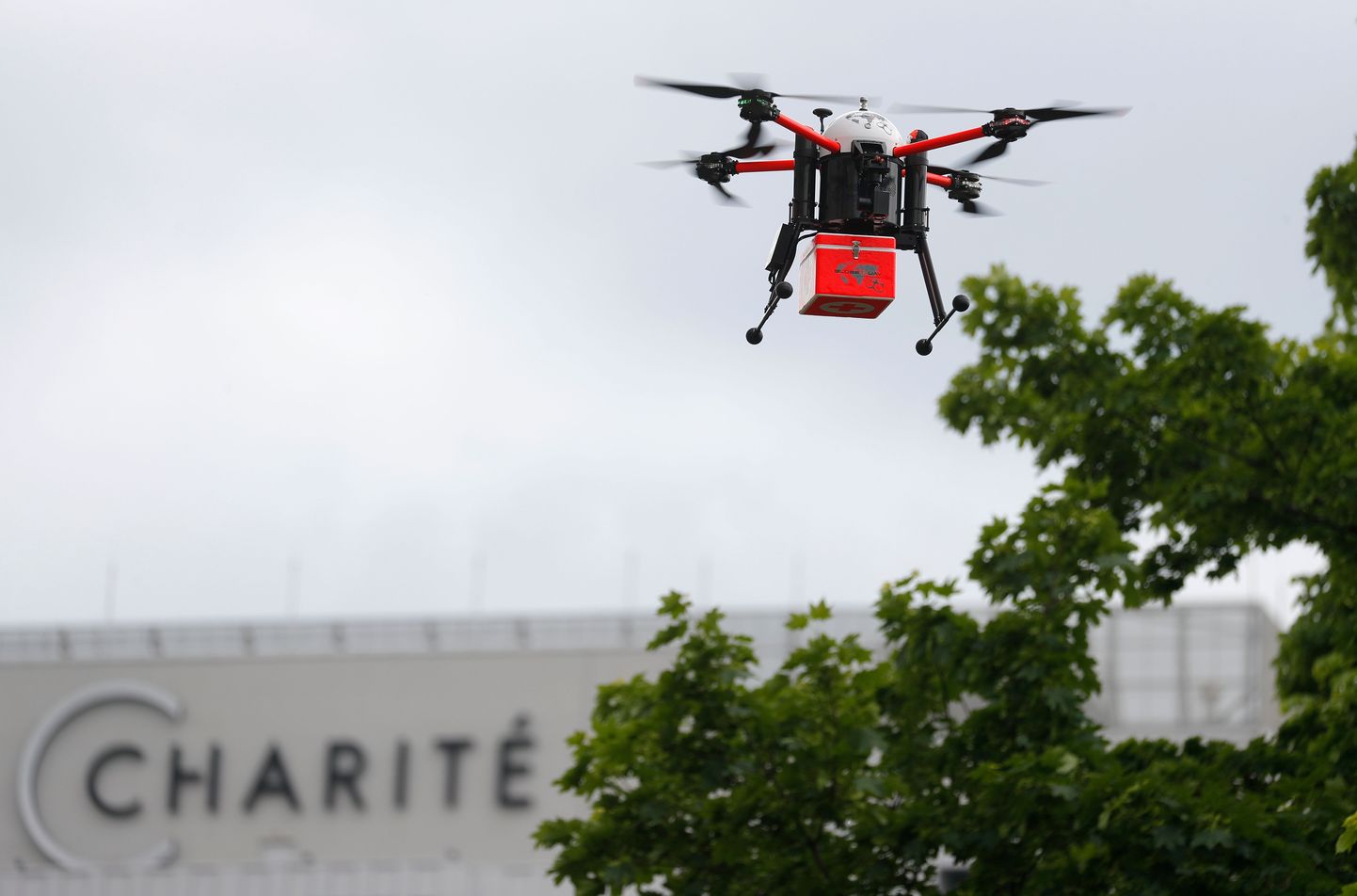 Drons pie "Charite" klīnikas Vācijā. Ilustratīvs attēls