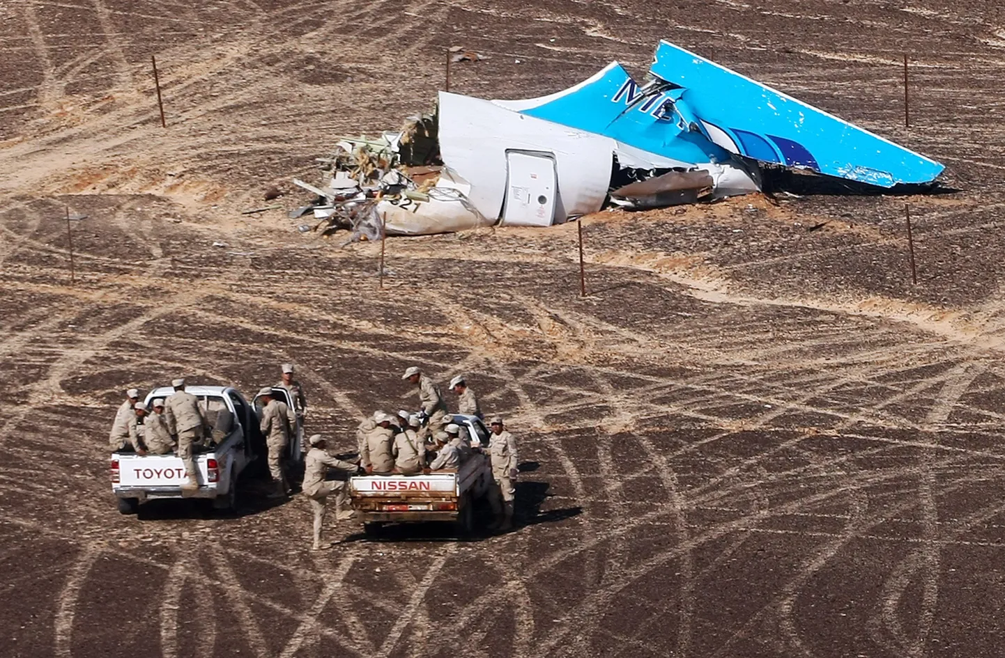 Vene hädaolukordadeministeeriumi täna väljastatud foto Egiptuse lennuõnnetuse sündmuspaigalt.