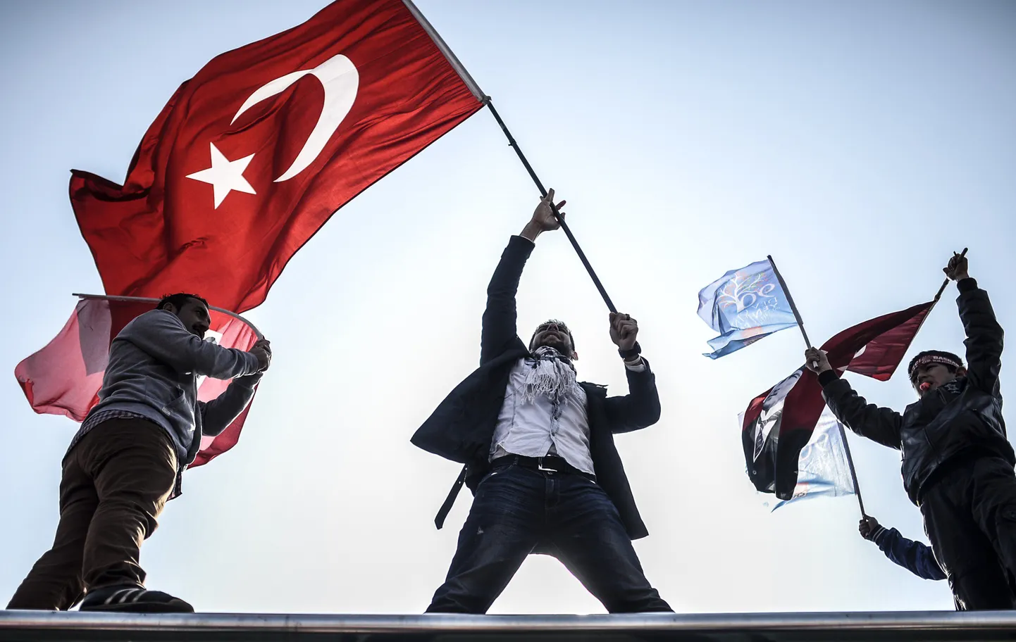 Türgi peamise opositsioonierakonna Vabariikliku rahvapartei poolehoidjad.
