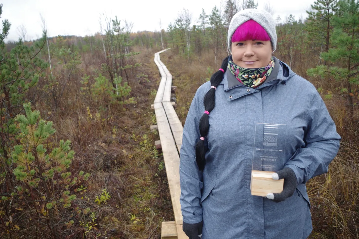 Septembri alguses valminud uus laudtee võimaldab Kersti Virro sõnul läbi raba jalutada ka suurvee ajal.