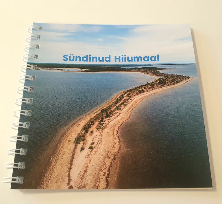 Ave Alavainu, «Sündinud Hiiumaal».