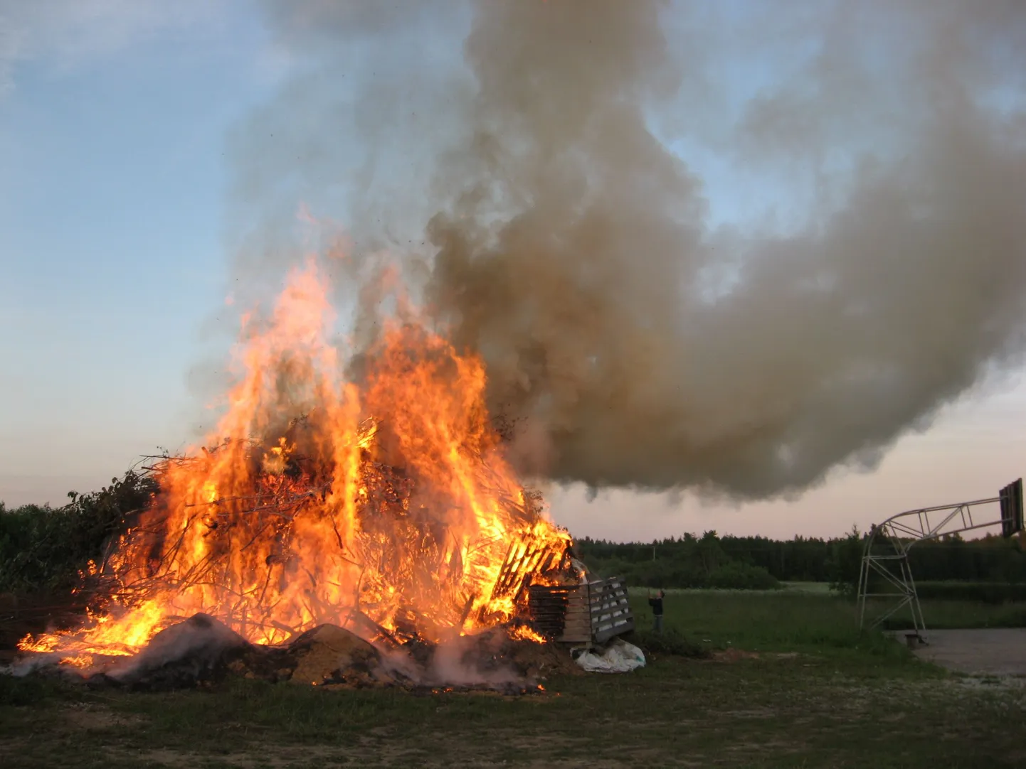Jaanituli Valguta külas.