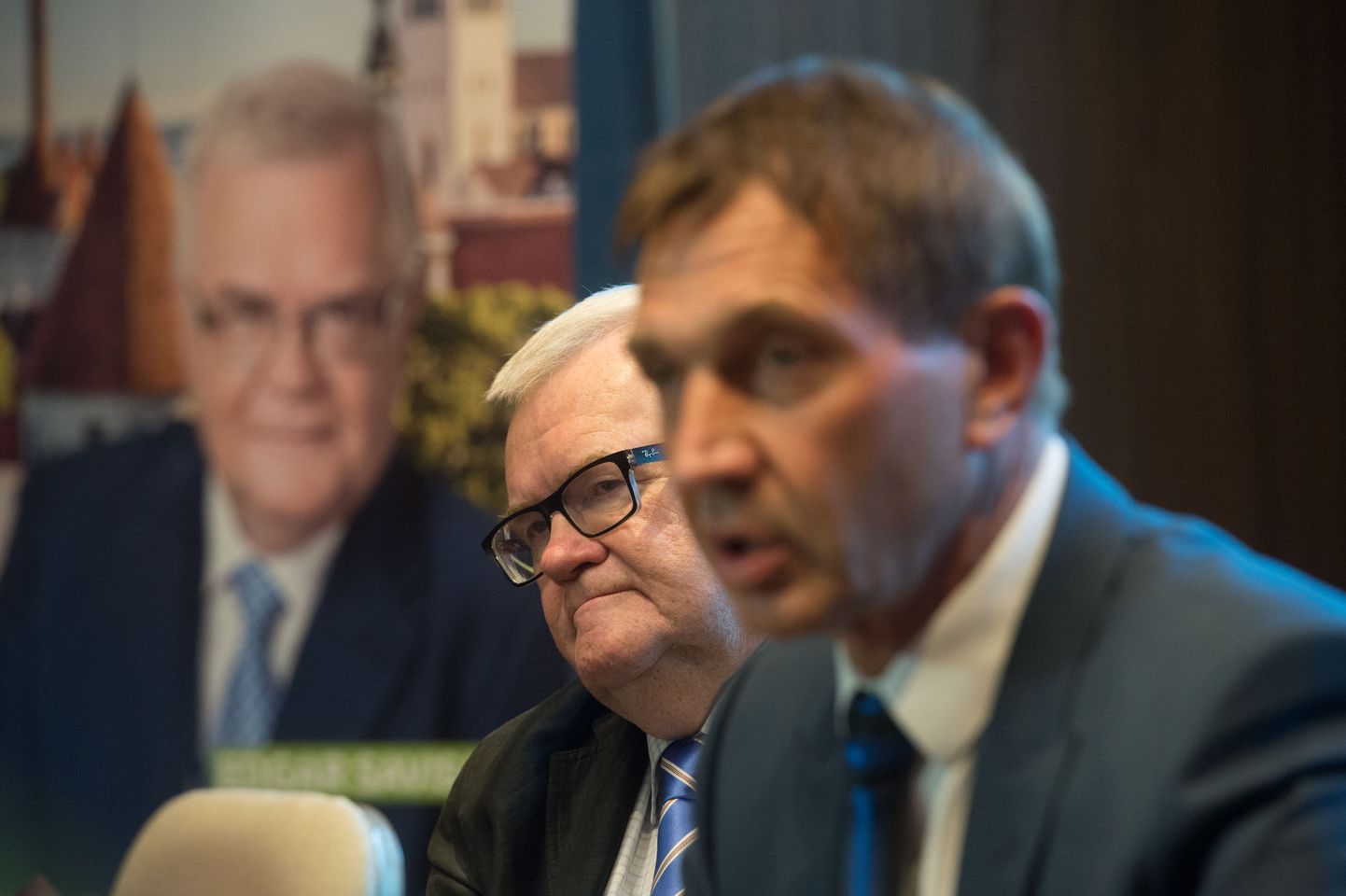 Valimisliidud Savisaare Liit ja Tegus Tallinn teatasid pressikonverentsil, et lähevad valimistele ühise nimekirjaga.