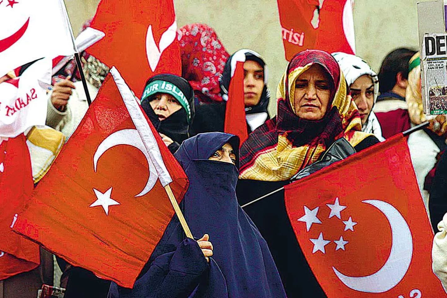 Kuigi Euroopa suurriigid on siiani Türgi Euroopa Liitu kaasamise osas skeptilised, võib Türgi koduvägivalla küüsis vaevlevatele naistele riigi euroliiduga ühinemine tähendada kammitsatest pääsemist.