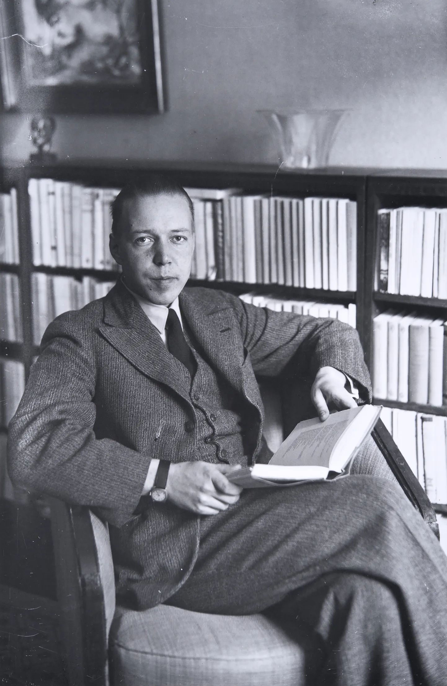 Mika Waltari 1934. aastal.