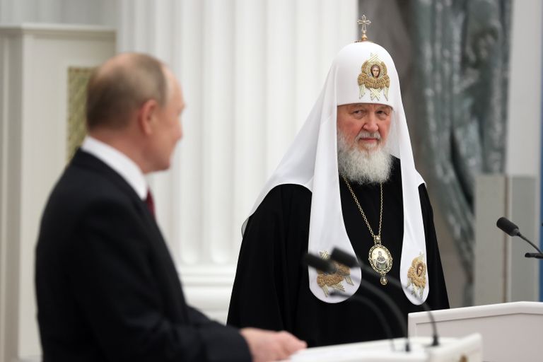 Путин награждает патриарха Кирилла орденом апостола Андрея Первозванного, ноября 2021 года