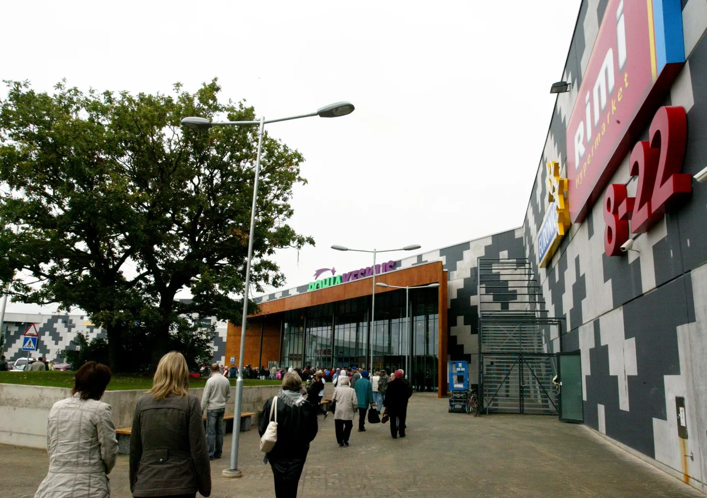 Eesti suuruselt kolmas kaubanduskeskus, Rakveres asuv Põhjakeskus avati eelmisel reedel.