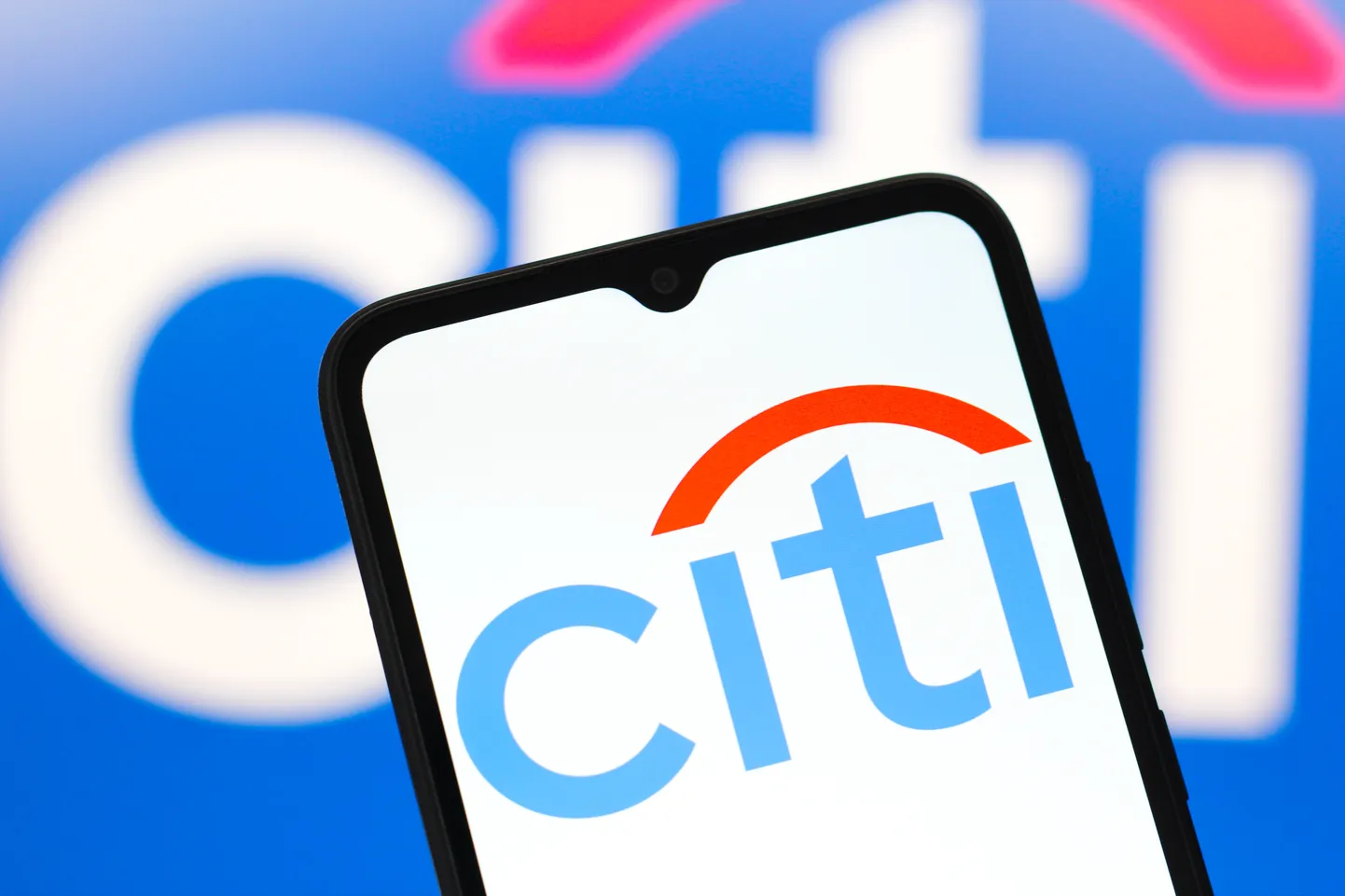 Citigroupi (Citi Bank) logo telefoniekraanil.