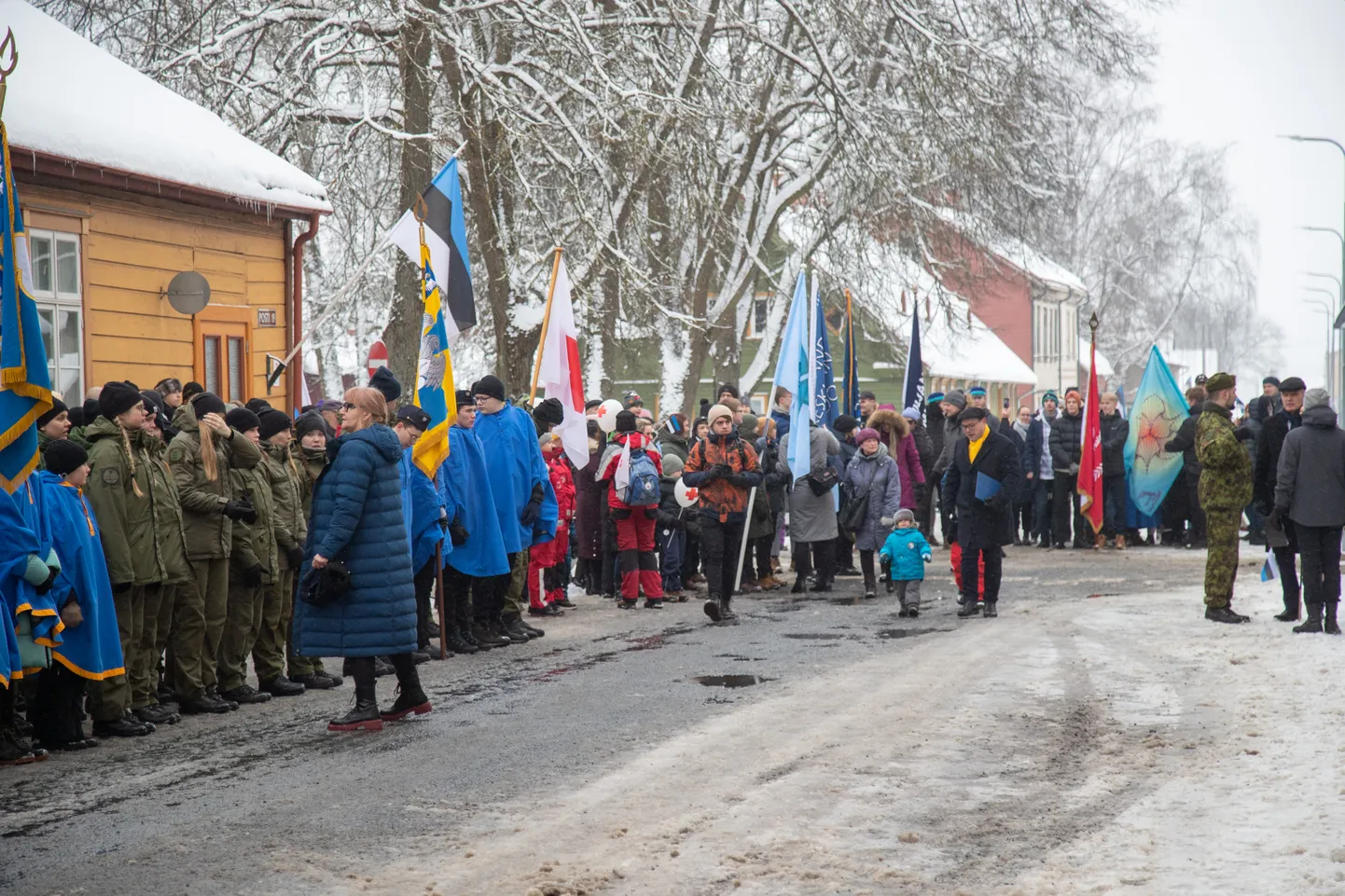 Viljandis algavad vabariigi aastapäeva pidustused kohtumaja ees.
