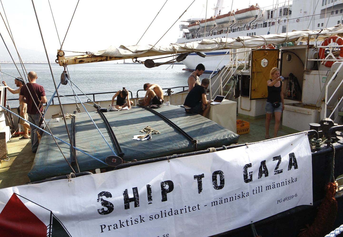 Gaza sektorisse teel olevad aktivistid 2012. aastal Napoli sadamas.