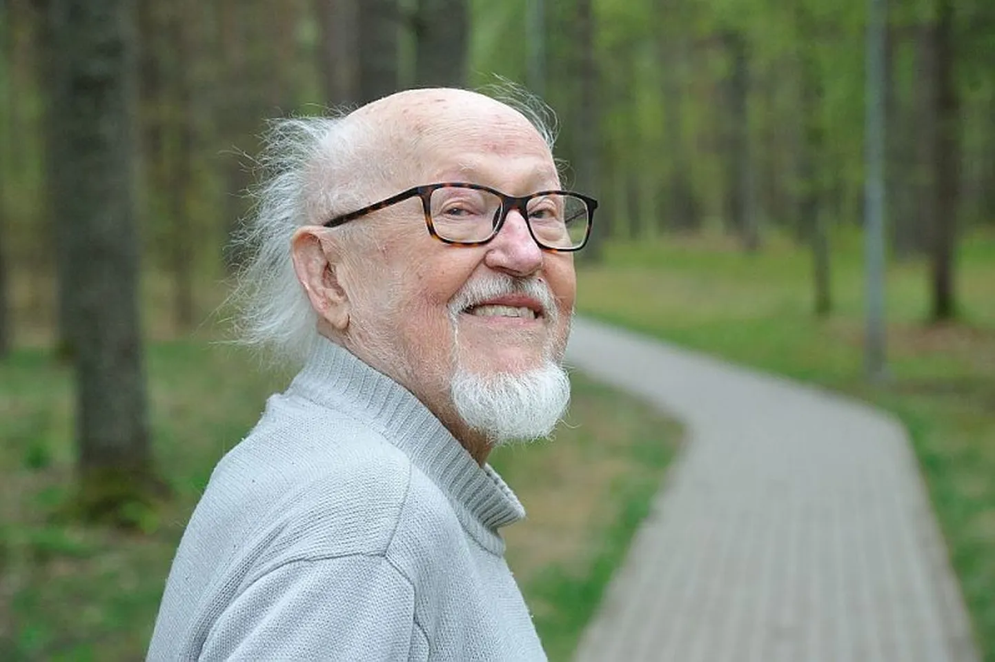 Izcilais latviešu dzejnieks un atdzejotājs Knuts Skujenieks (1936-2022).