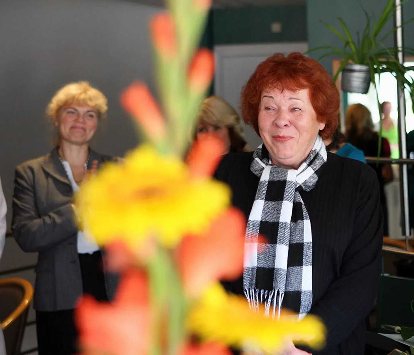 Virve Kikas ütles aasta õpetaja aunimetust kommenteerides, et mõistagi on ta selle üle õnnelik, kuid võtab seda kui tunnustust kogu Jakobsoni gümnaasiumile.