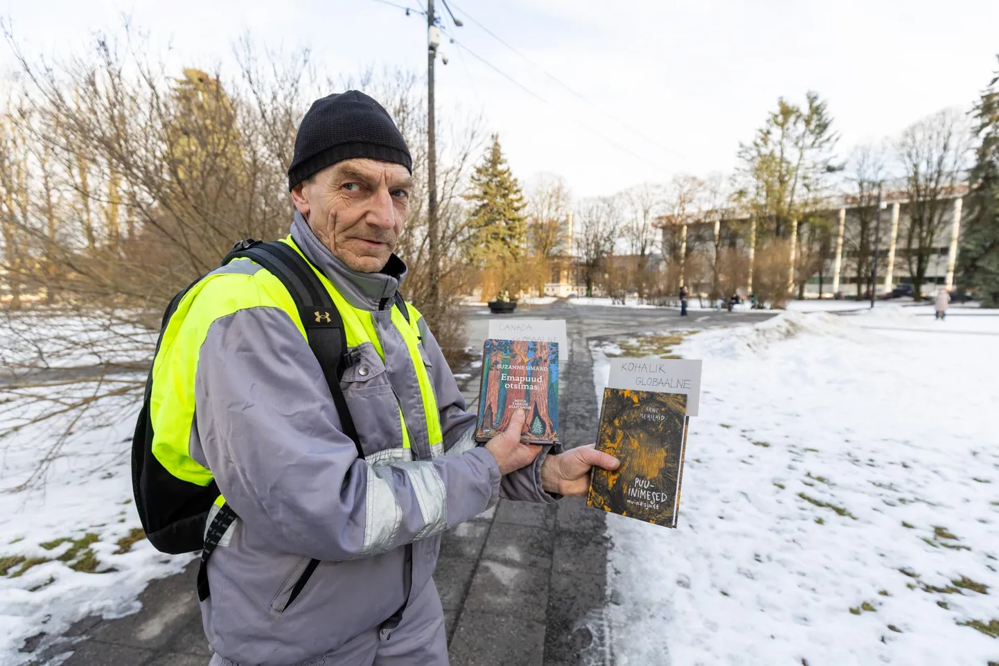Siuru kavandamise asjus sõna sekka öelnud pikalt konservaatorina töötanud Enno Rennit soovitab kultuurikeskuse eestvedajail enne parki ehitamist lugeda Arne Merilai romaani «Puuinimesed» ja Kanada kirjaniku Suzanne Simardi teost «Emapuud otsimas».