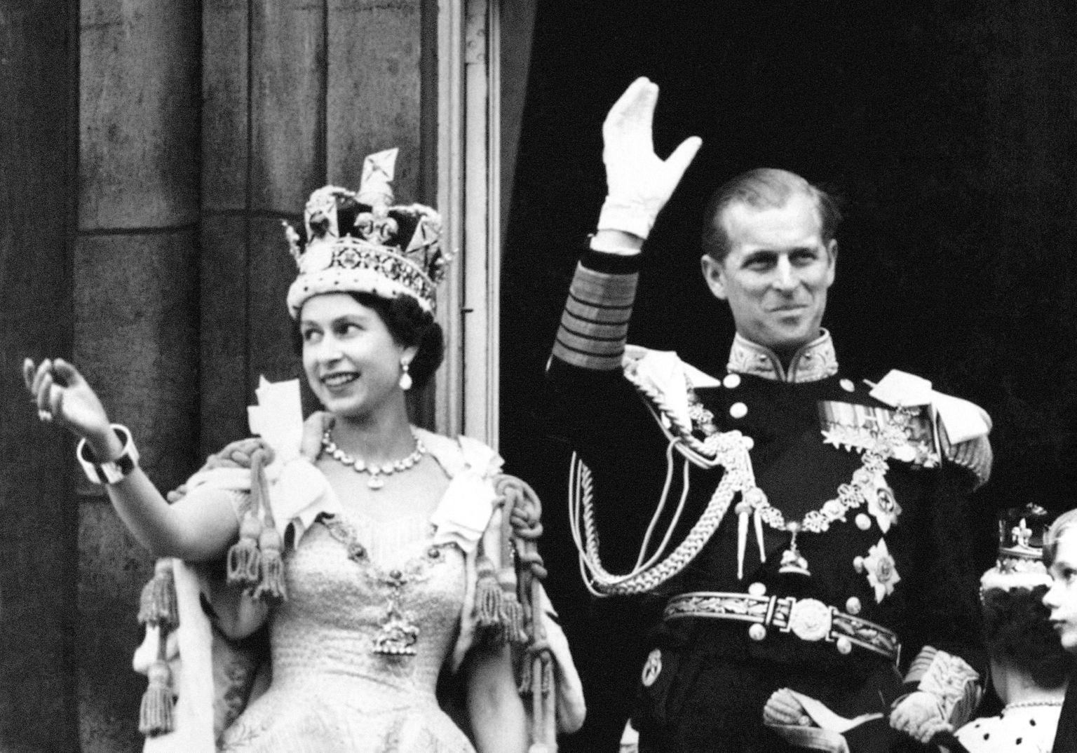 Kuninganna Elizabeth II ja prints Philip Buckinghami palee rõdul 1953. aastal.